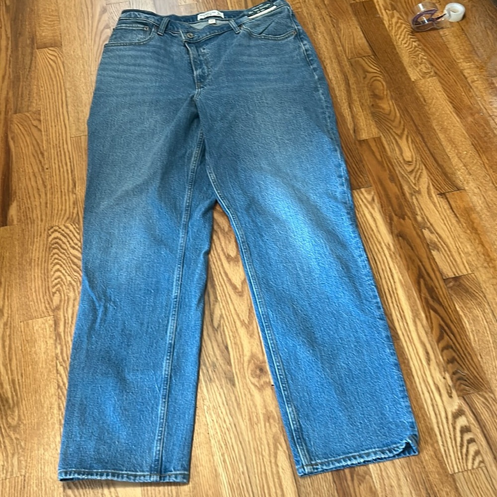 Abercrombie & Fitch The ‘90s Straight Jean size 31/12R Curve Love